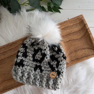 0-3 Months, Grey, Crochet Leopard Hat, Faux Fur pompom, Toque, Winter Hat